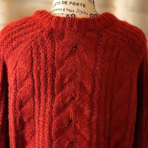 Universal Thread New Red Cable Knit Crew Neck Pullover Sweater Sz S, New - Picture 9 of 9